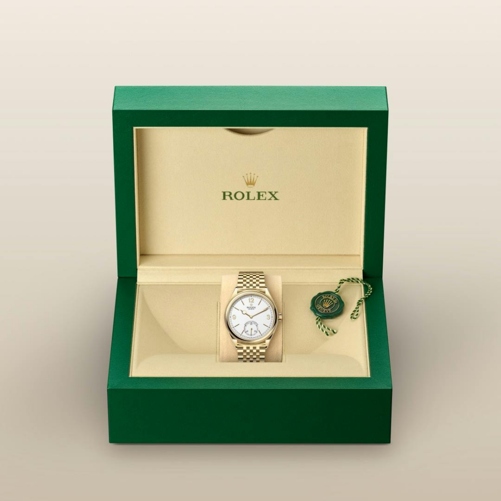 Rolex 1908 39 mm, 18 kt yellow gold, polished finish
